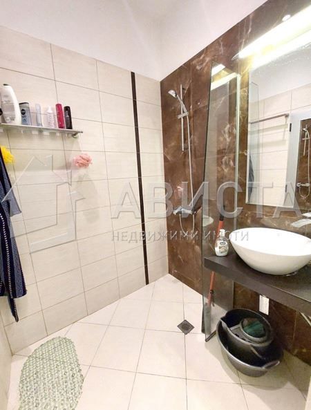 3-стаен в София-Център площ 81 цена 850