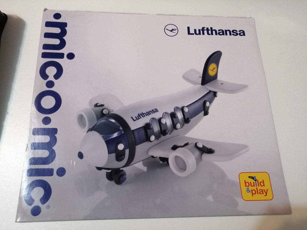 Avion Lufthansa neasamblat