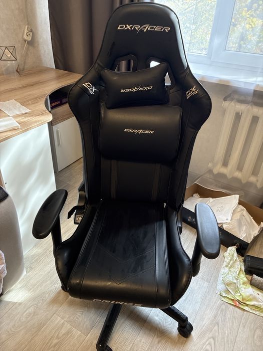 Кресло DxRacer черное