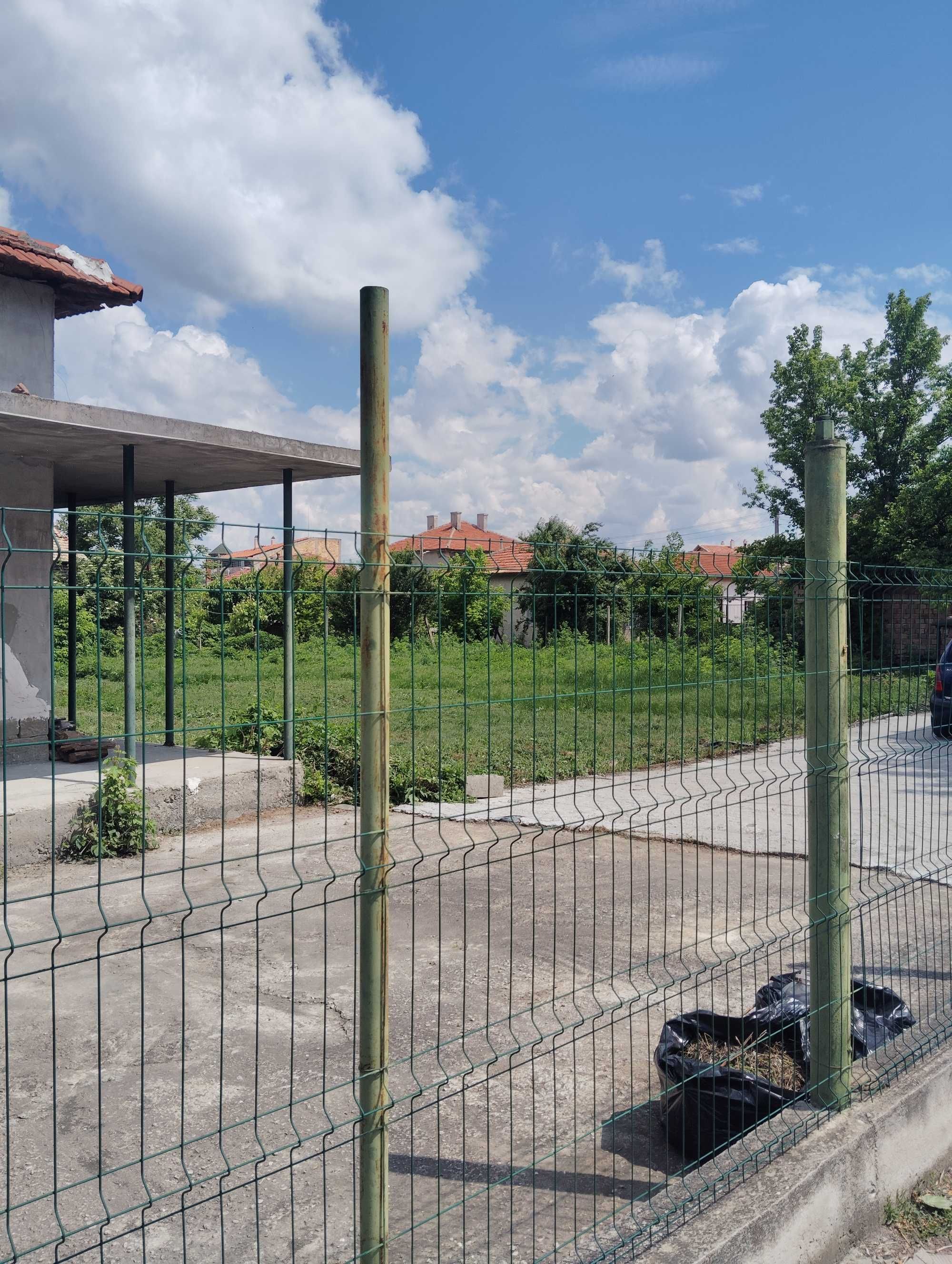 Къща с барче 1 дек двор и маза