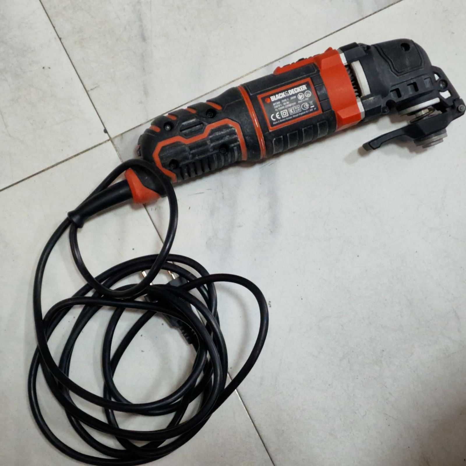 Мултифункционален инструмент Black&Decker MT300KA, Осцилиращ, 300W