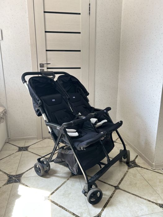Коляска для двойни/погодок Chicco