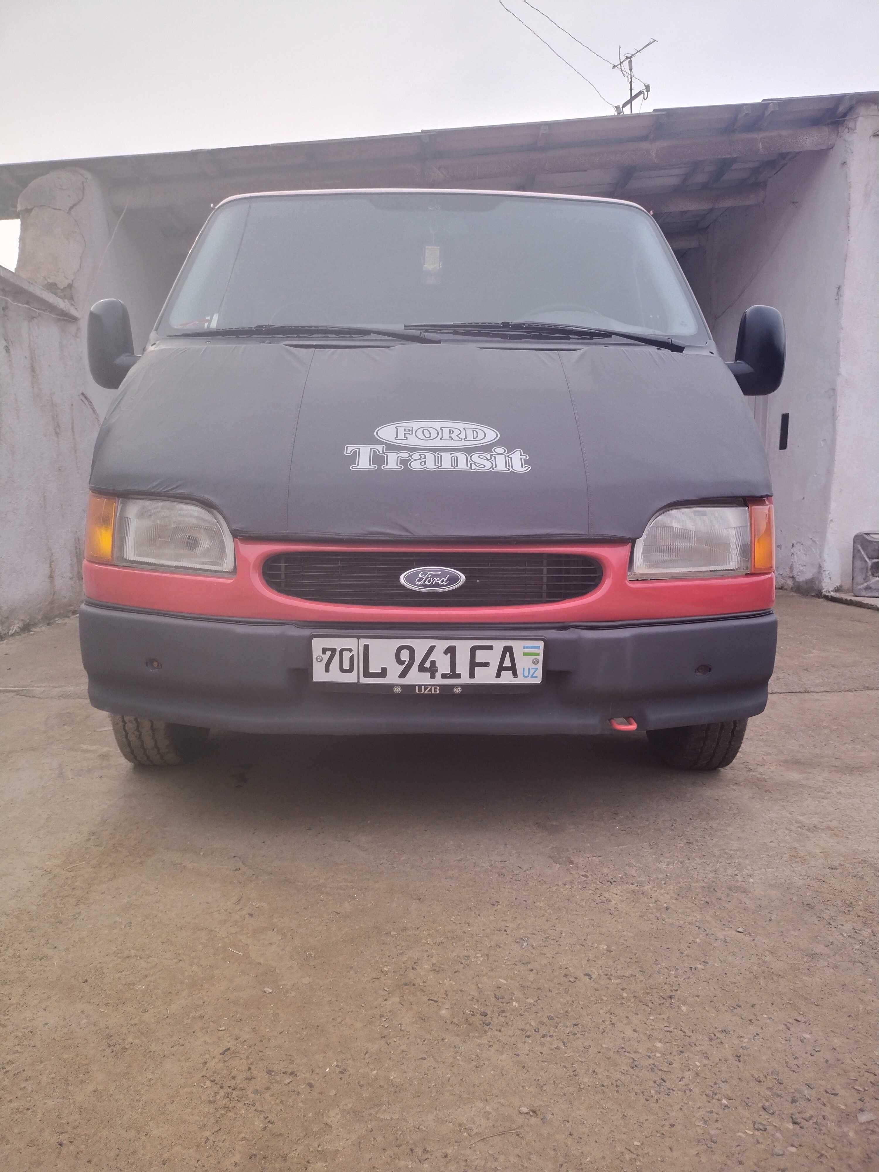 Ford transit sotiladi