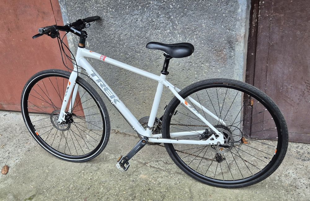 Bicicleta Trek Hybrid pe 28