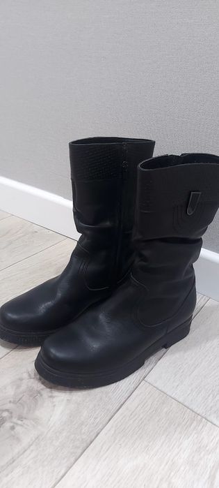 Продам сапоги новые женские