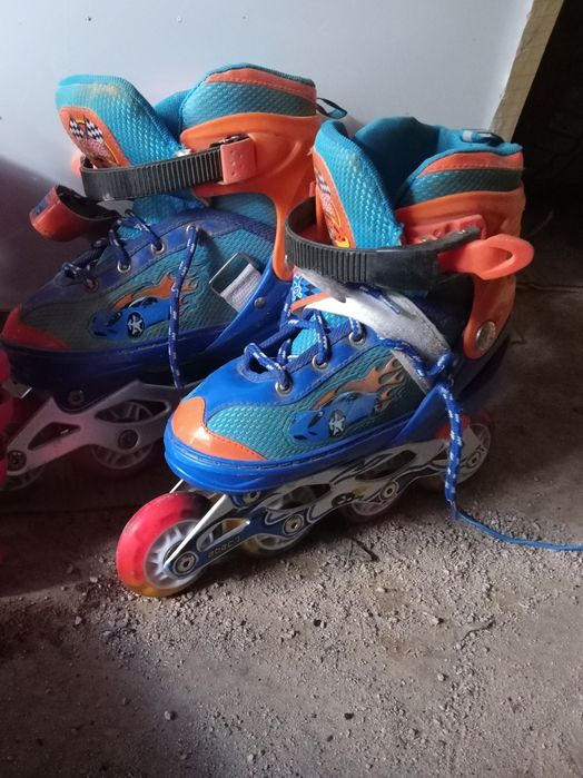 Продам ролики ласты