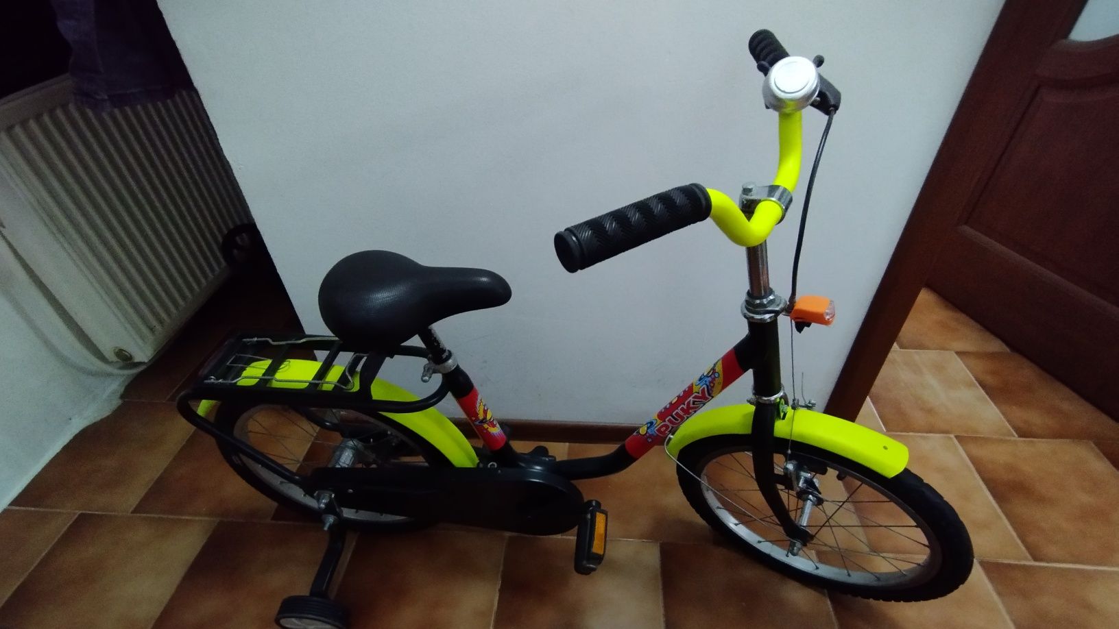 Bicicleta  ,roti 18''  + roti ajutatoare