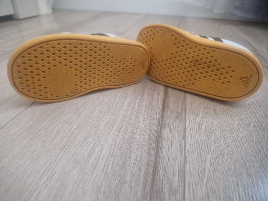Papuci sport copii Adidas marimea 22
