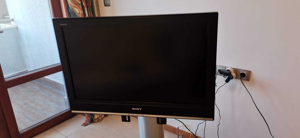 LCD телевизор SONY BRAVIA 32'' с медийна конзола