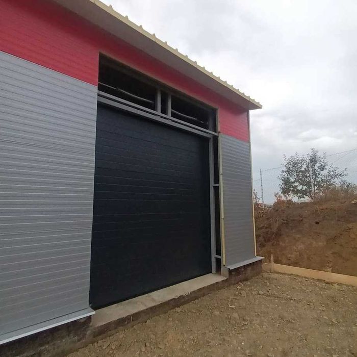 Uși secționale industriale pentru Hale, Depozite, Service Auto