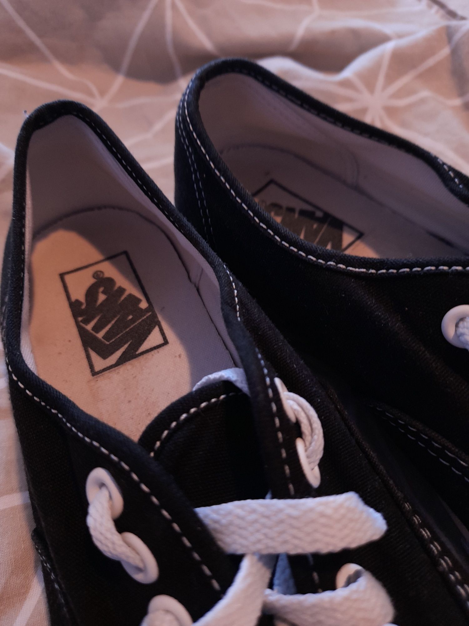 Обувки Vans – Размер 40.5 (US Men 7.5 / Women 9)