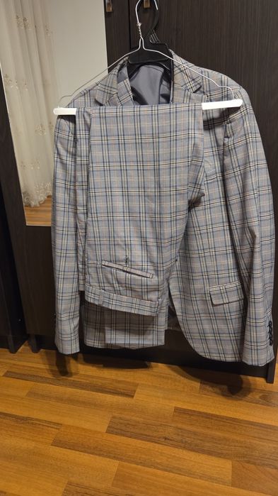 Costum barbatesc din 3 piese! Nou!