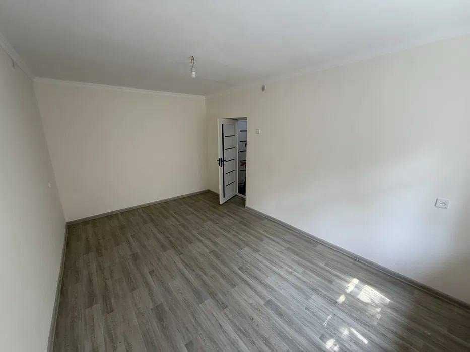 СРОЧНО !! Продаеться квартира в Яшнабаде 1/2/5 ( 30 кв/м ) Дубовая