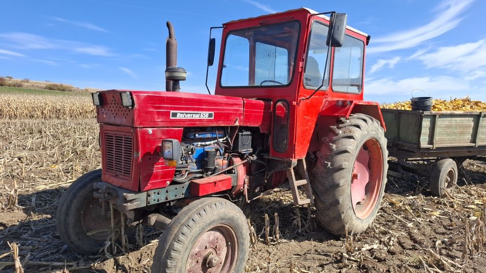 Vând tractor 650