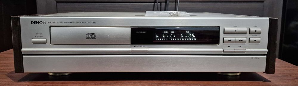 Cd player Denon DCD-1290 model de top