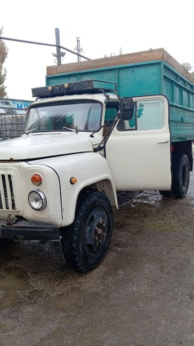 Gaz 53 sotiladi.
