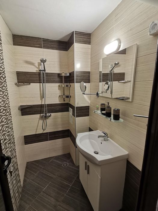 Дава се под наем Тристаен апартамент в Бургас, Братя Миладинови - 74 кв.м за 561 € - Снимка #5