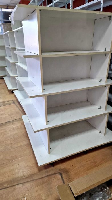 Островен стилаж от пдч