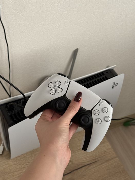Playstation 5 с дисководом + подписка Deluxe на год + 2 игры в подарок
