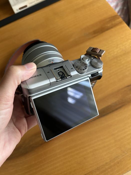Aparat foto Mirrorless Fujifilm X-A5, 24.2 MP, Obiectiv XC 15-45 mm