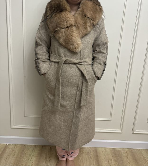 Почти новый пальто