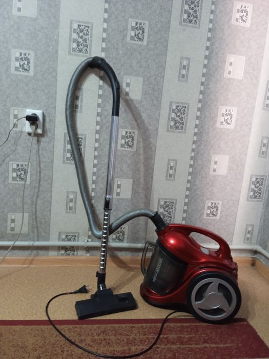 Продам пылесос на запчасти.