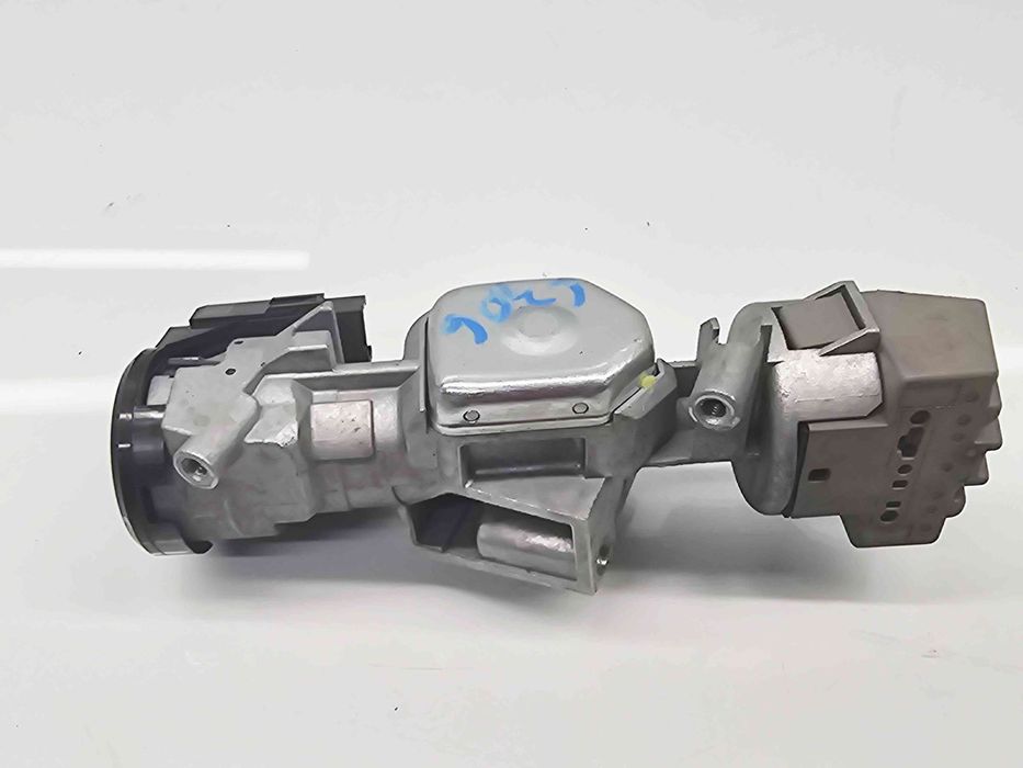 Contact cu cheie Ford Focus 3 (CB8) [Fabr 2011-2015] 6E5T-15607-CA  1
