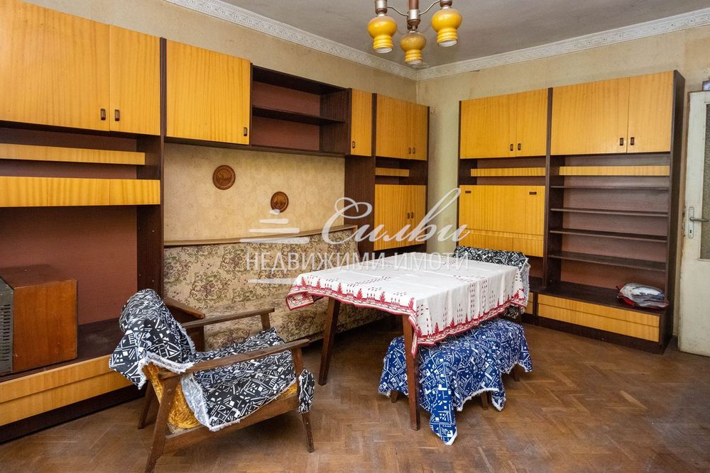 Четиристаен ТУХЛЕН апартамент с ГАРАЖ в  района на Куршун чешма