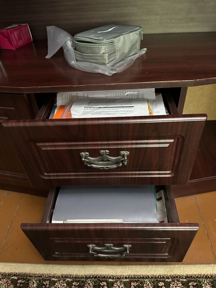 Срочно продаётся стенка в отличном состоянии