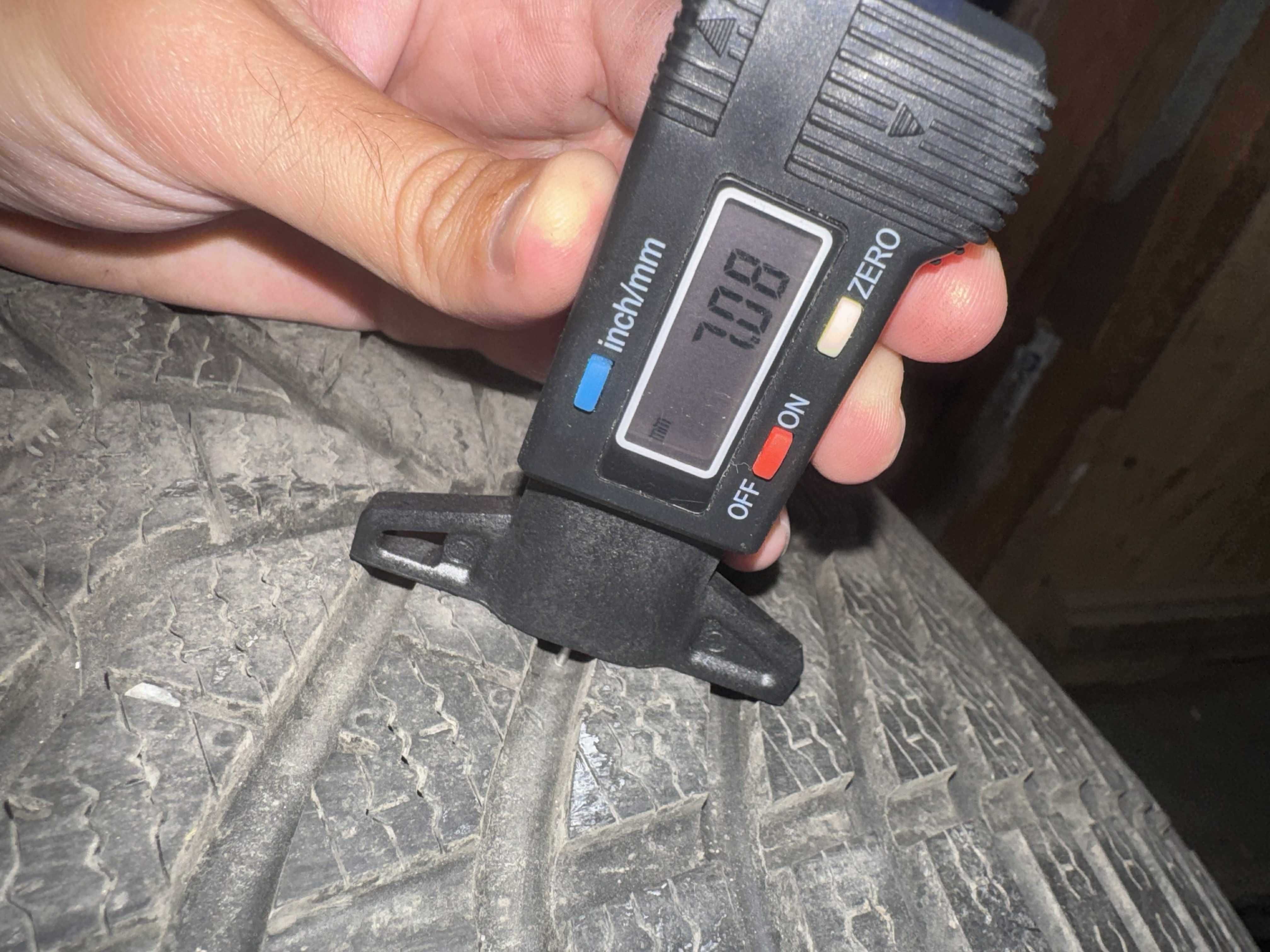 Зимни гуми Yokohama V905 BLUEW XL 265 35 18 7мм.