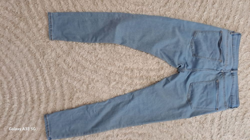 Blugi Bershka Skinny