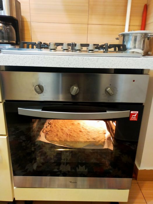 Cuptor total funcțional Whirlpool