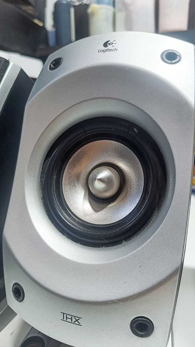 Logitech Z5500 - Sateliti