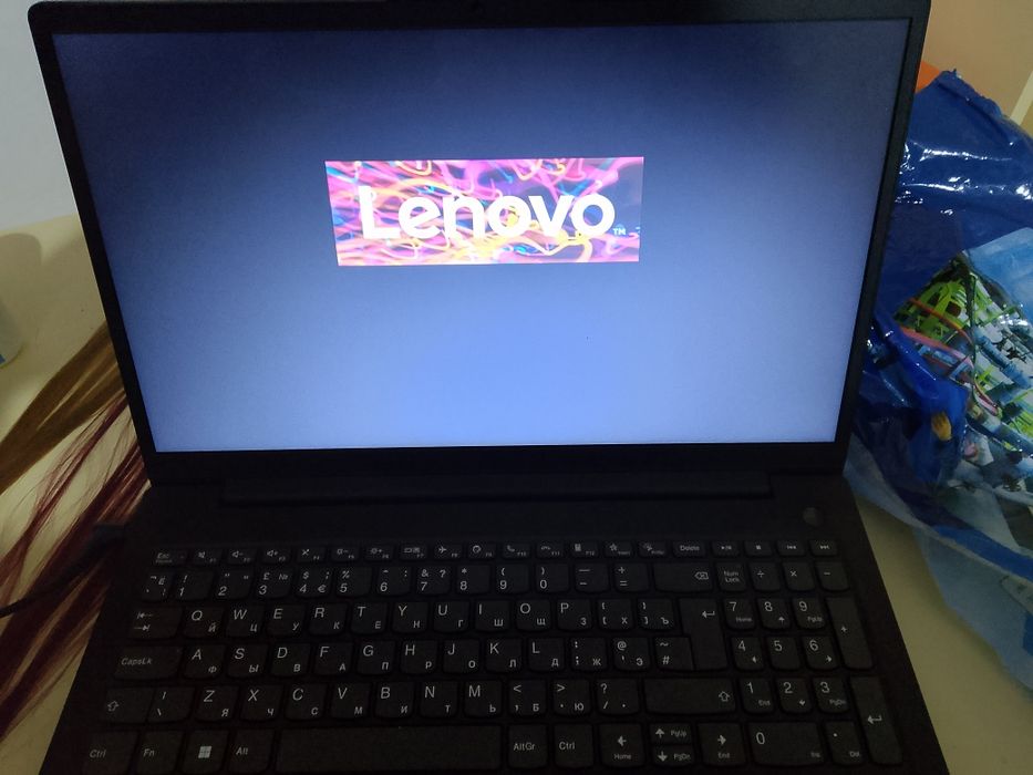 Ноутбук Lenovo почти новый
