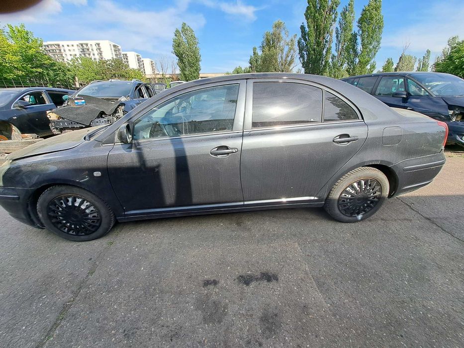 Dezmembrez Toyota Avensis 2 2.0 d 85kw 2008