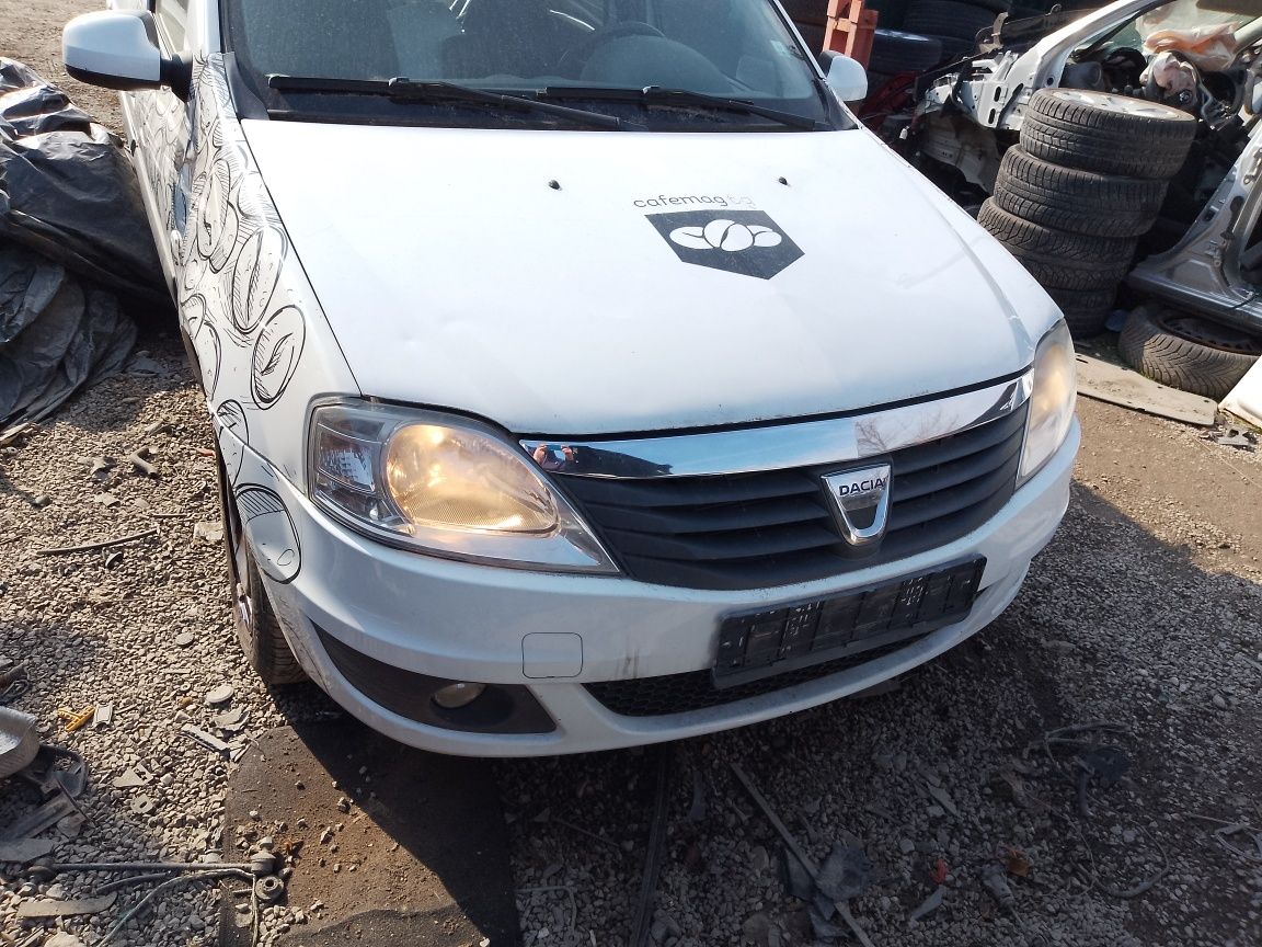 Продавам на части Дачия Логан 2012г 1.5dci