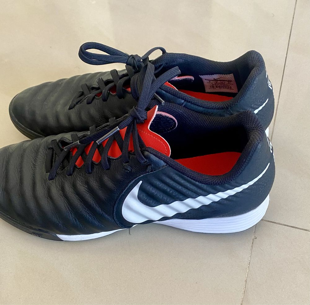 Футболни обувки стоножки Nike tiempo