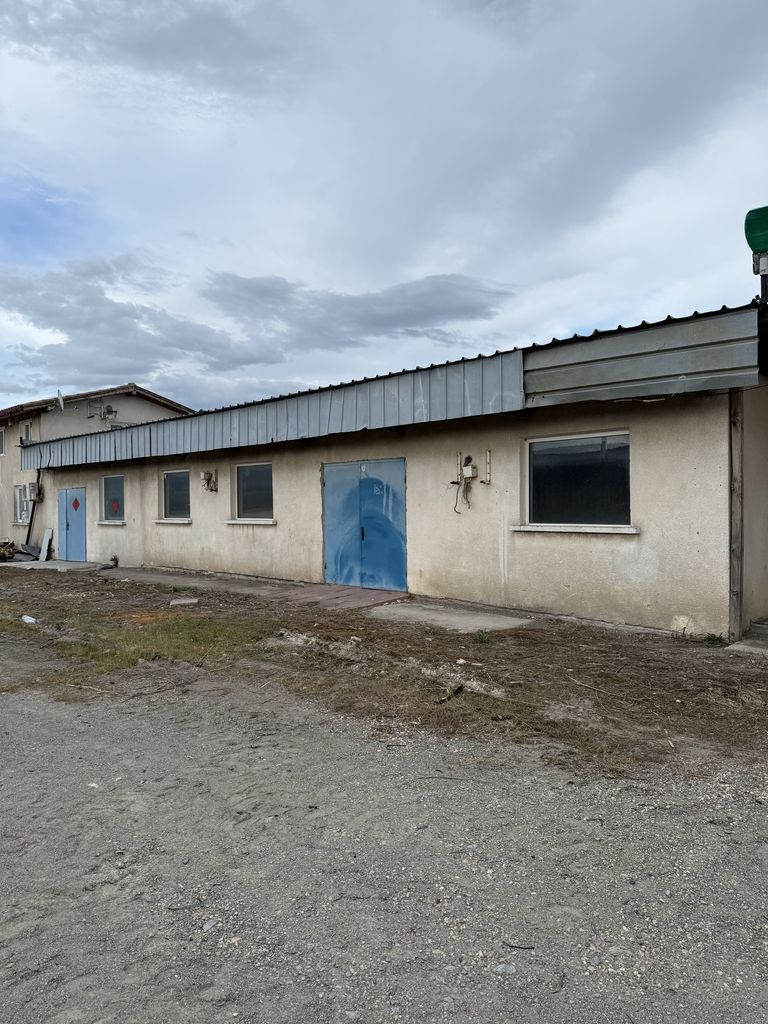 Дава се под наем Промишлена сграда в София, Надежда 1 - 263 кв.м за 1020 € - Снимка #4