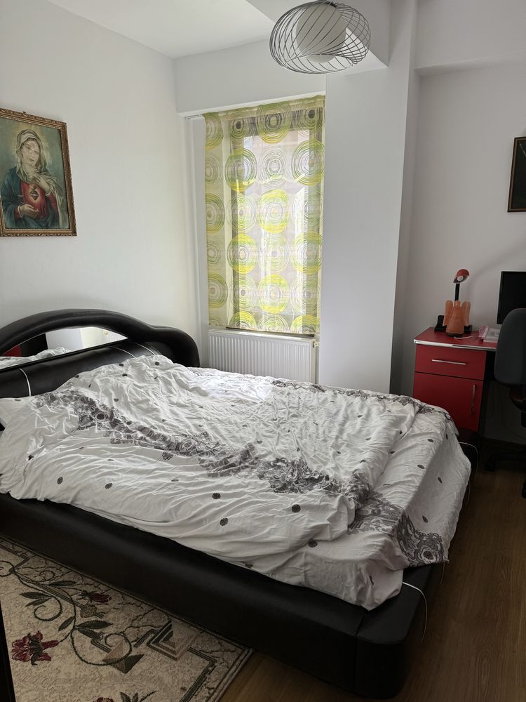 Vand apartament,  Str Victoriei, la 3 minute de parc si centrul vechi