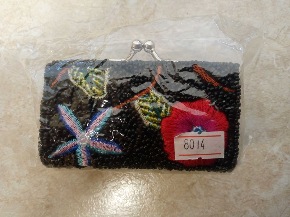 Новый футляр-шкатулка для украшений и маленьких подарков