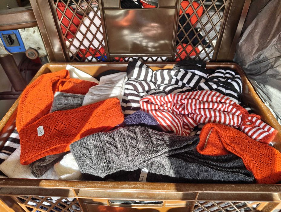 Caciuli, bandane, Strampi si haine SH calitatea I