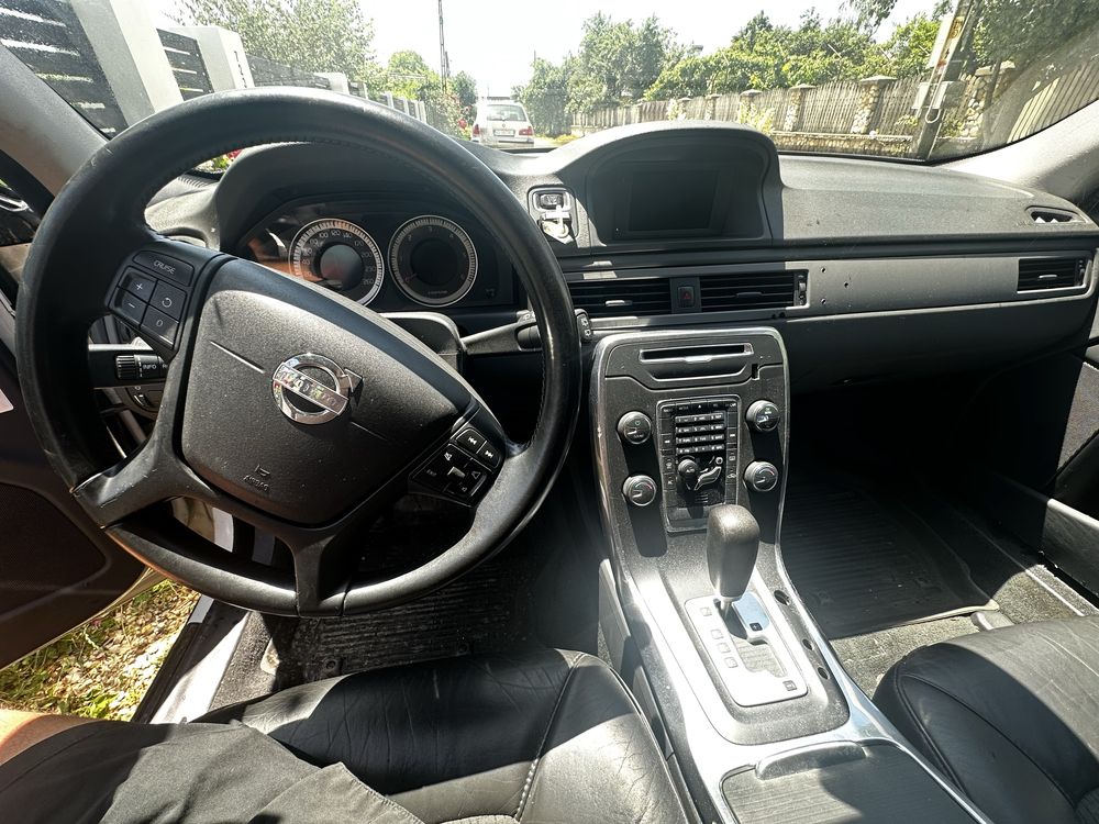 Vand Volvo V70 2.4d 2012 - motor defect