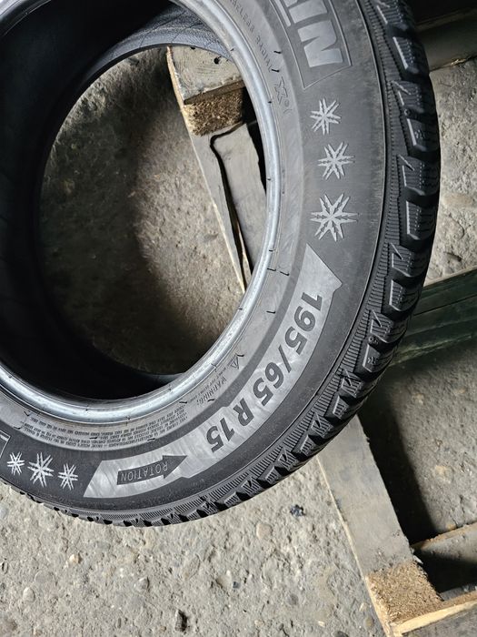 2 anvelope iarna 195 65 15 Michelin 6mm