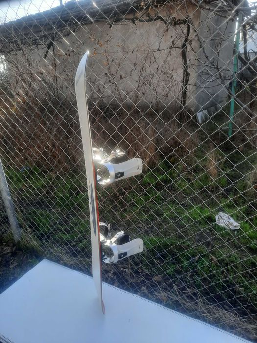 сноуборд EXTREM +автомати  151см.