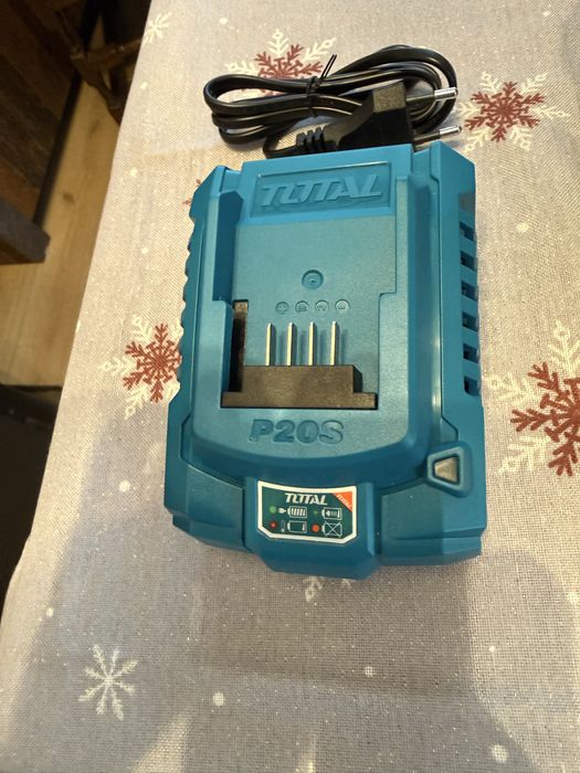 Зарядно Total P 20S