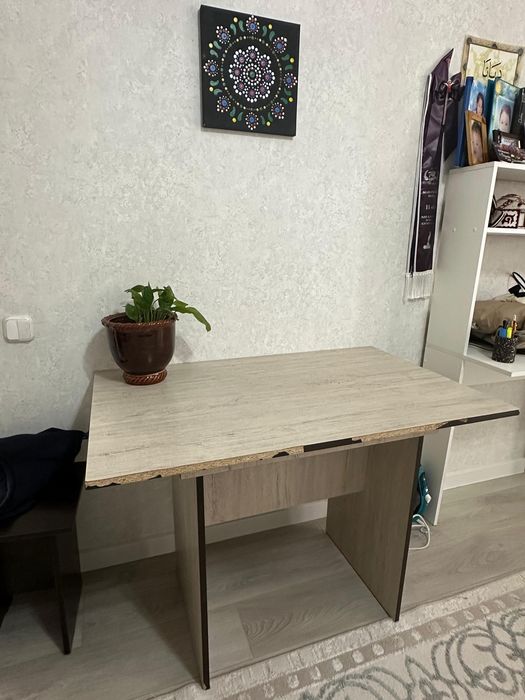 Стол квадратный кухонный