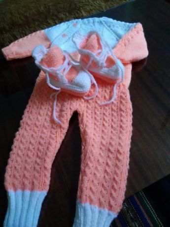 Бебешки комплекти ръчно плетиво