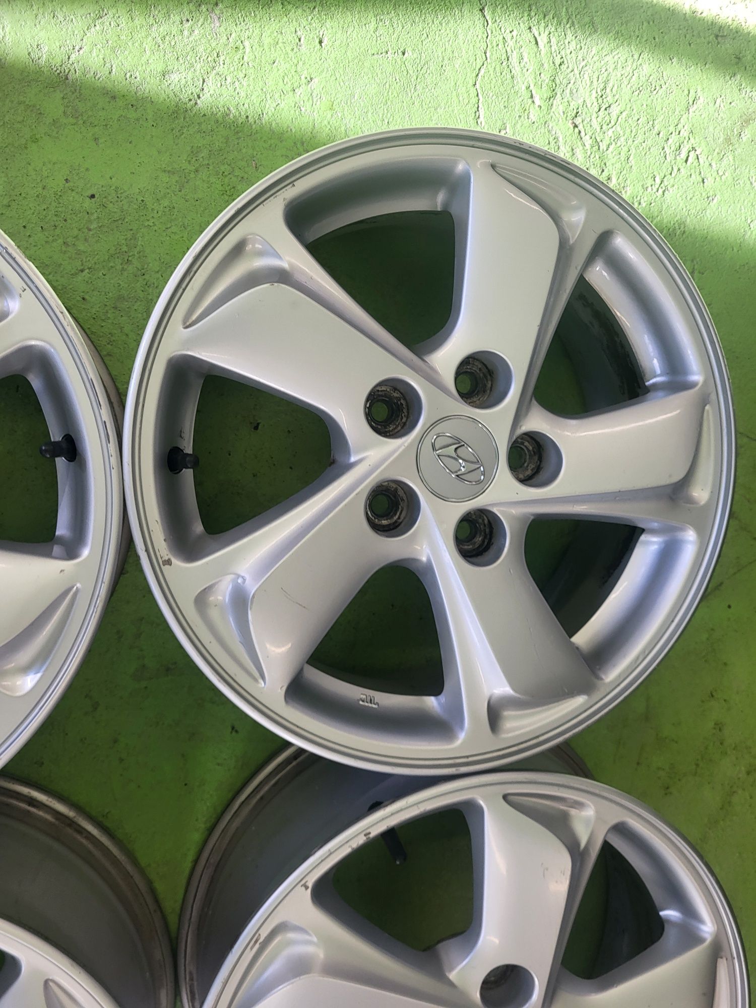 16 5x114.3 Hyundai Kia лети джанти 5х114.3