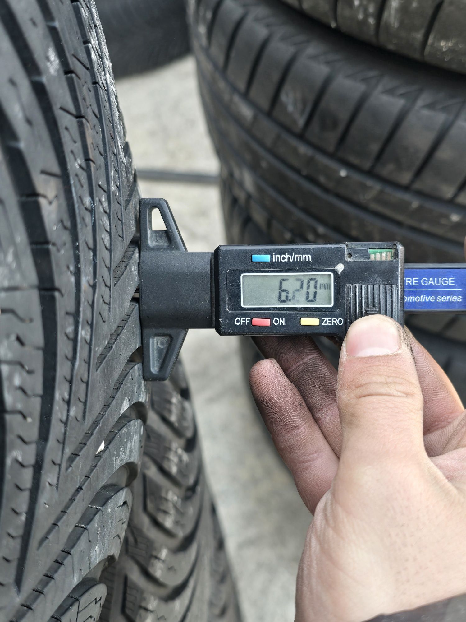 4 Броя 215/60/16 Michelin 2x6,2mm 2x5mm