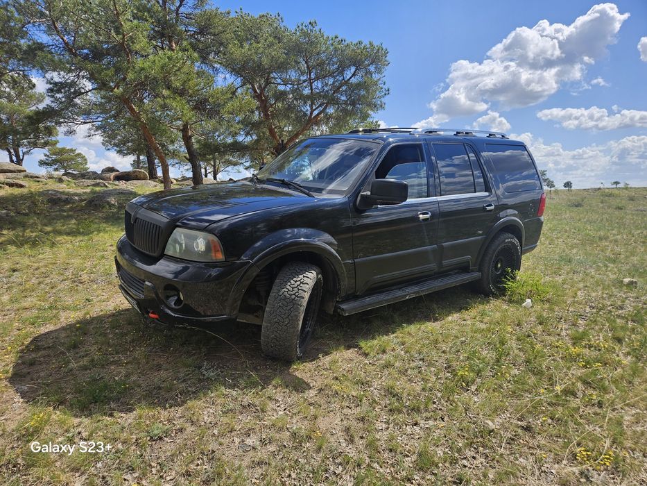 Продам  линкольн навигатор